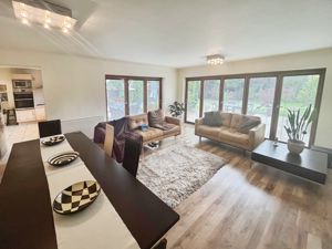 Family Room- click for photo gallery